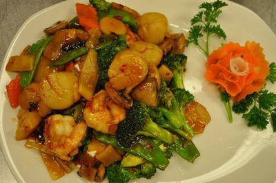 Shrimp and Scallop with Garlic Sauce at Chen Chinese Cuisine